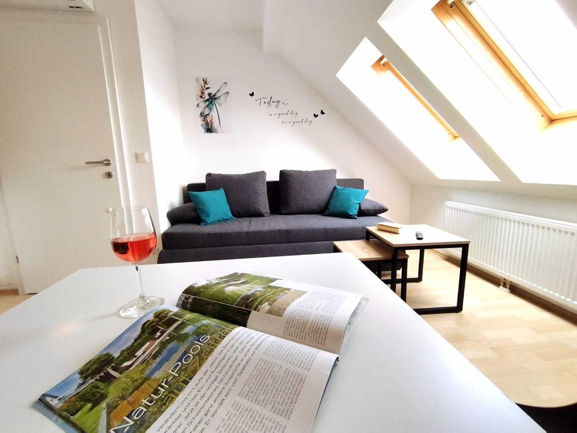 Ferienzimmer Reinisch In Tattendorf ภายนอก รูปภาพ